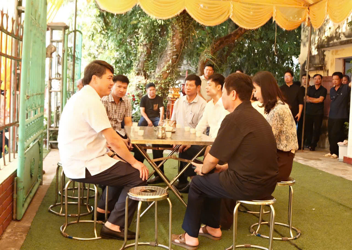 Giấy khen truy tặng cho ông Nguyễn Trọng Khải vì hành động dũng cảm cứu người ở Ninh Bình - Ảnh 2.