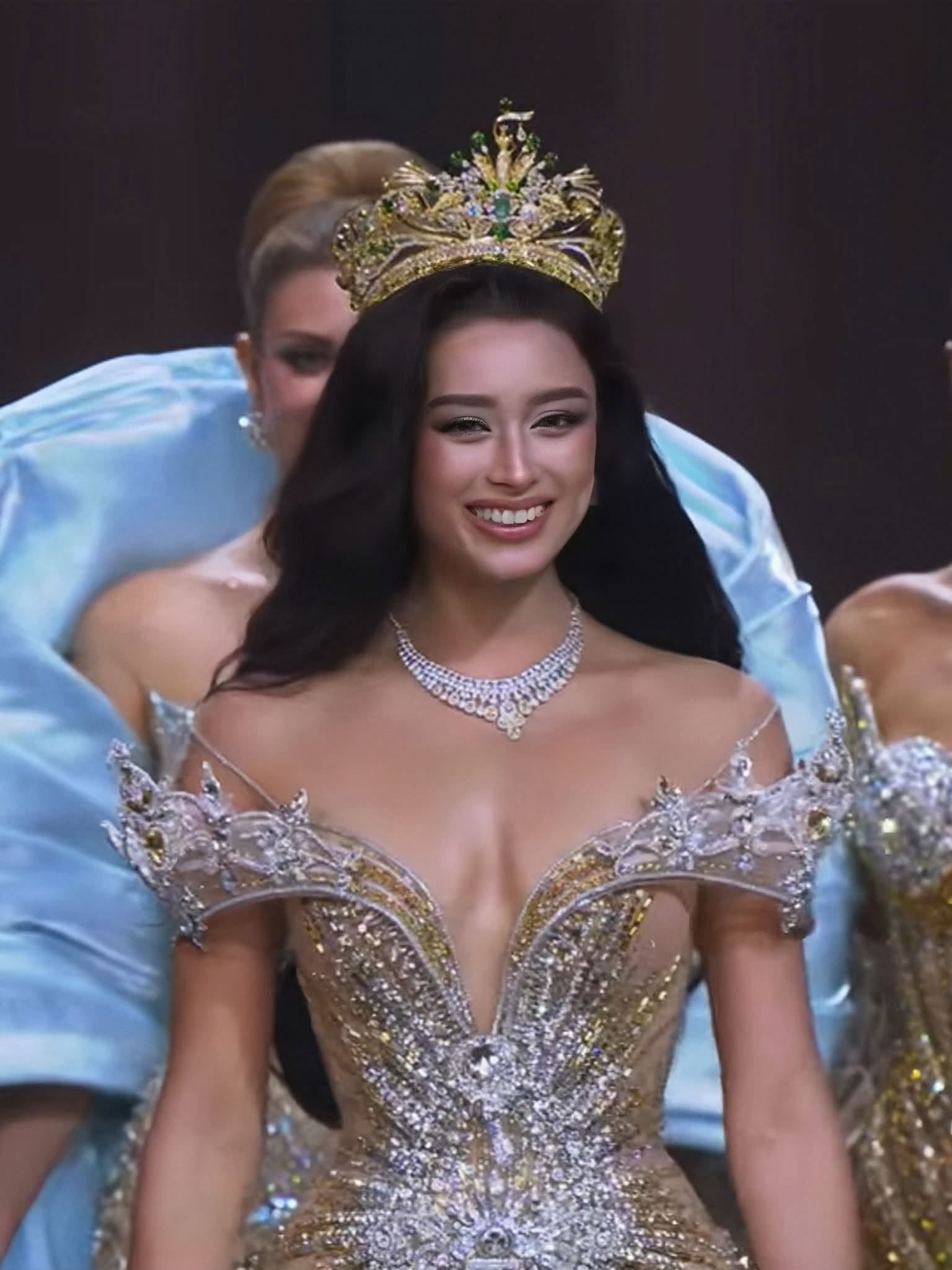 Chi 150 triệu cho &ocirc;ng Nawat nhưng nhận kết đắng, mẹ Emoura Phạm l&ecirc;n tiếng gắt- Ảnh 1.