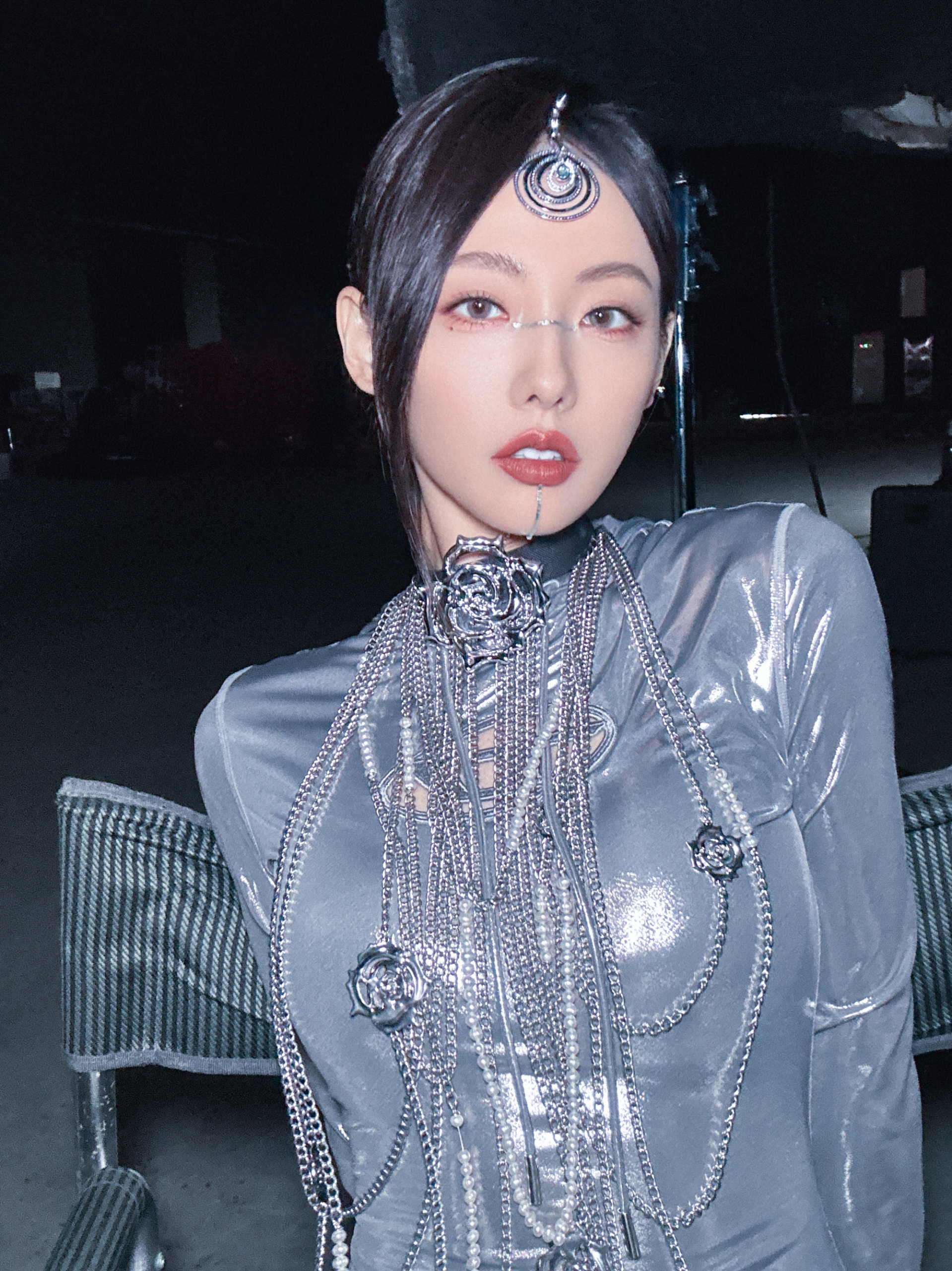 Đối thủ của Chi Pu 