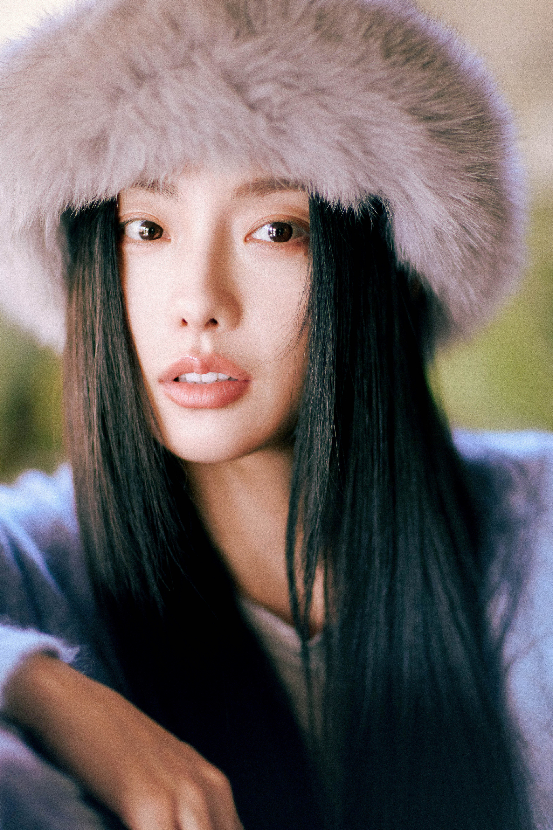 Đối thủ của Chi Pu 