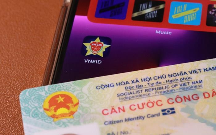 Sang năm 2027 , t&igrave;m hiểu về VNeID v&agrave; c&aacute;c trường hợp bị kh&oacute;a t&agrave;i khoản định danh điện tử - Ảnh 1.
