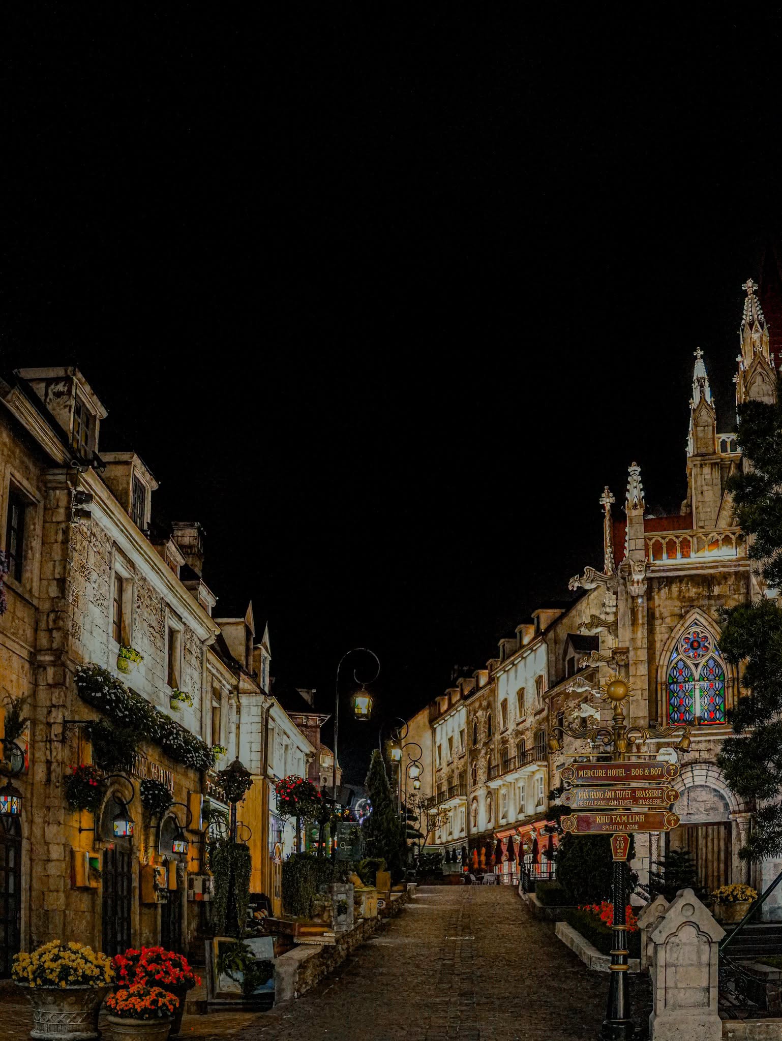 Khám phá Mercure Danang French Village Bana Hills: Ngôi làng Pháp trên đỉnh Bà Nà - Ảnh 5.