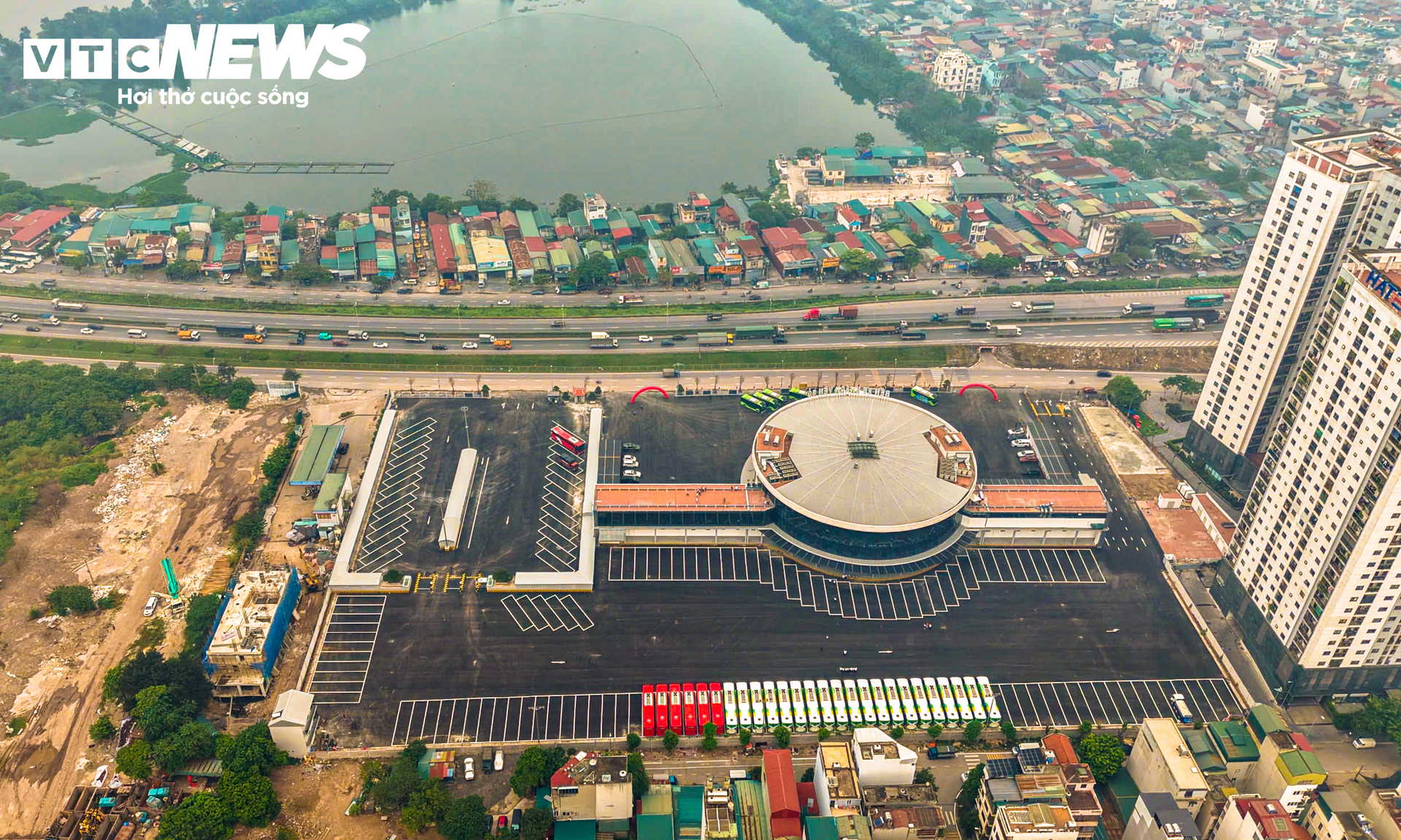 Bến xe Yên Sở hiện đại ở Hà Nội chính thức hoạt động với 120 tỷ đồng đầu tư - Ảnh 1.