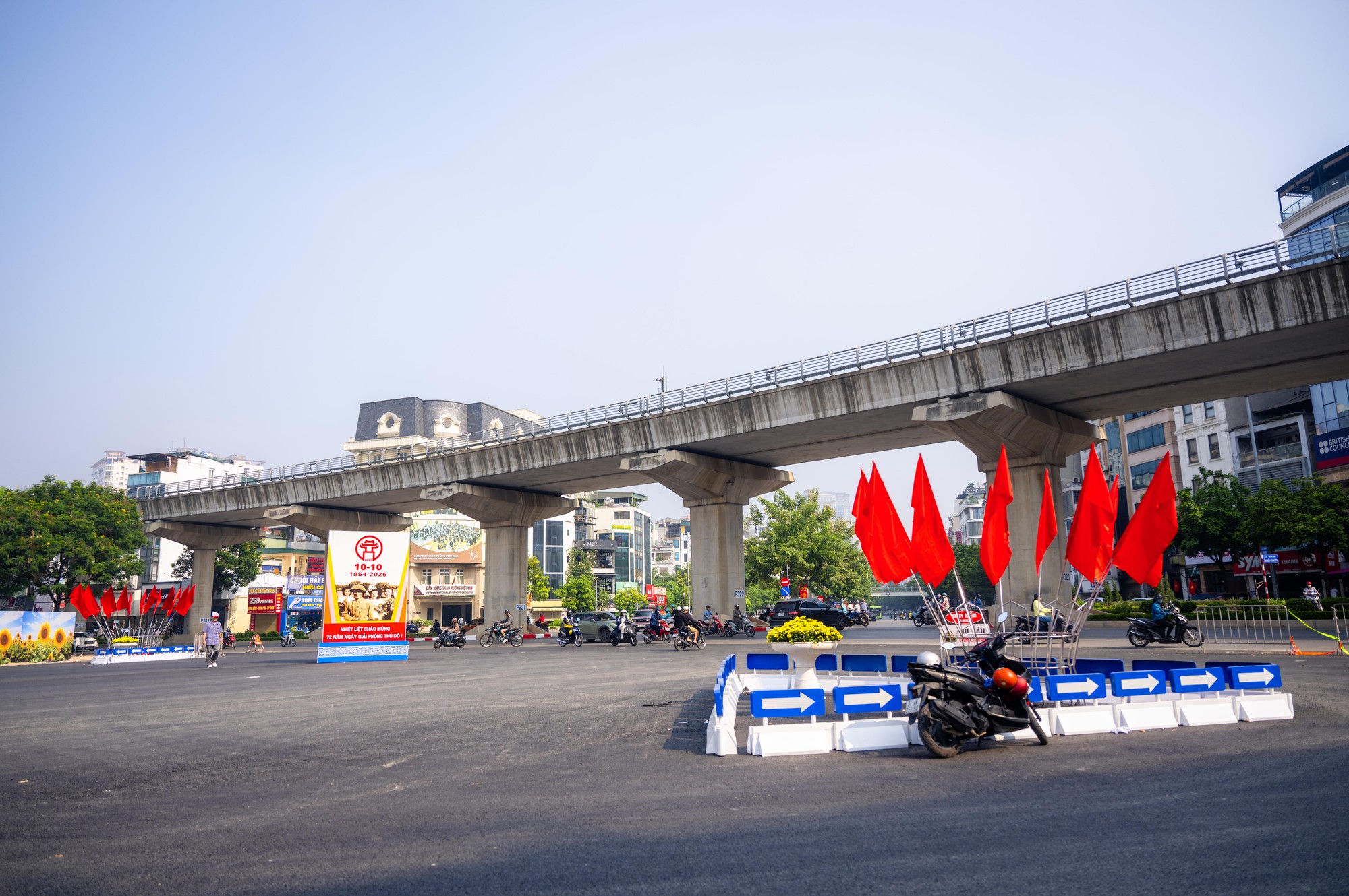 Cảnh tượng giao thông Hà Nội thông thoáng hơn Sau thông xe Vành đai 2 , 5 - Ảnh 9.