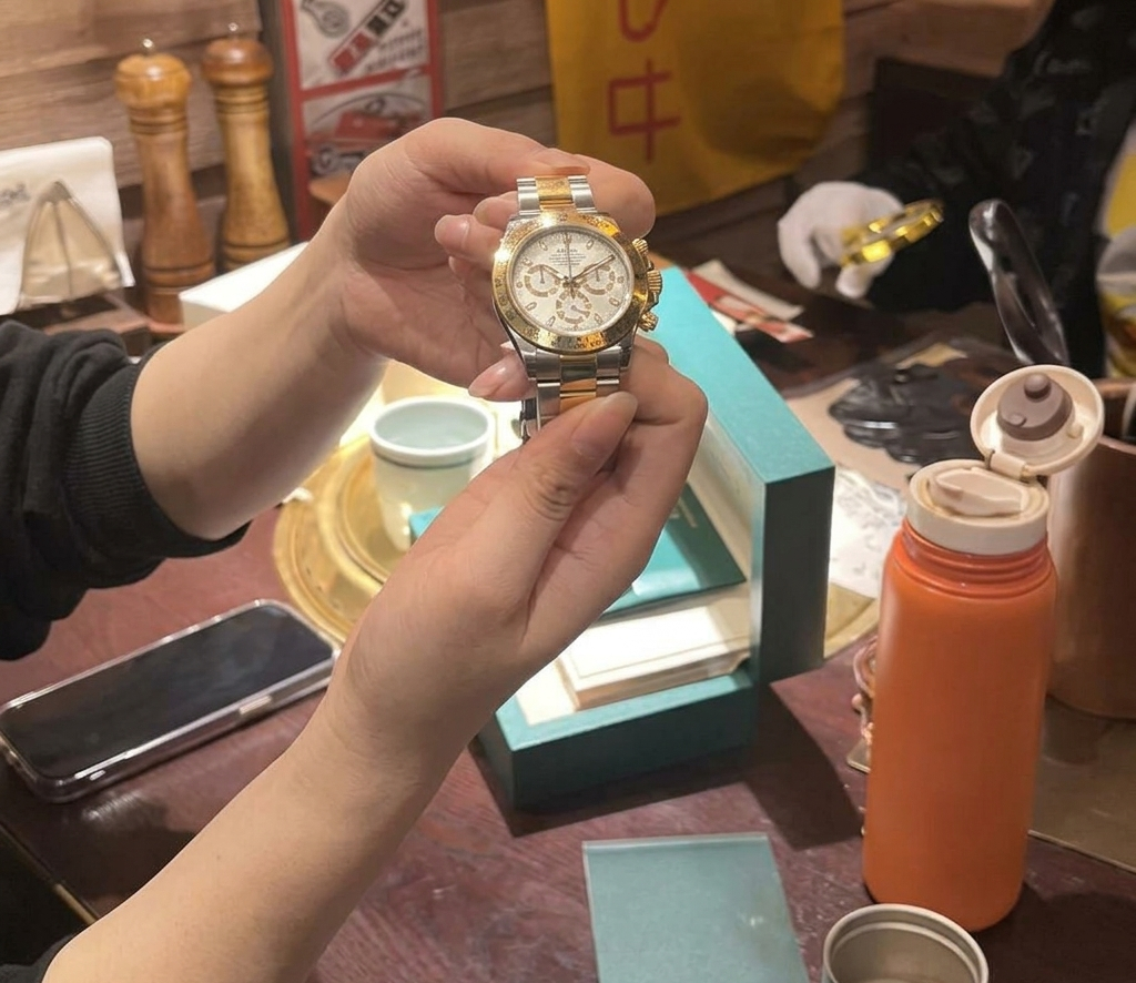 Phong tỏa t&agrave;i khoản ng&acirc;n h&agrave;ng của người phụ nữ sau giao dịch nhận 634,8 triệu đồng - Ảnh 1.