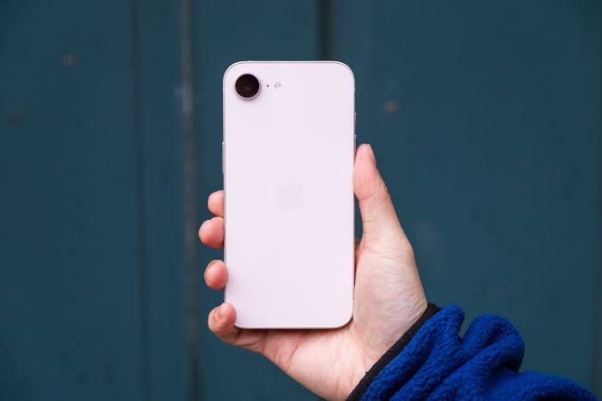 So sánh iPhone 15 và iPhone 17 e: Lựa chọn nào phù hợp nhất năm 2026 - Ảnh 2. So sánh iPhone 15 và iPhone 17 e: Lựa chọn nào phù hợp nhất năm 2026 - Ảnh 2.