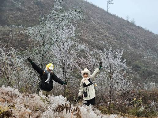 Phát hiện đỉnh núi cao 2.860 m ở Việt Nam, từng lạnh -5°C, mùa đông băng phủ trắng đẹp như trời Âu - Ảnh 2.