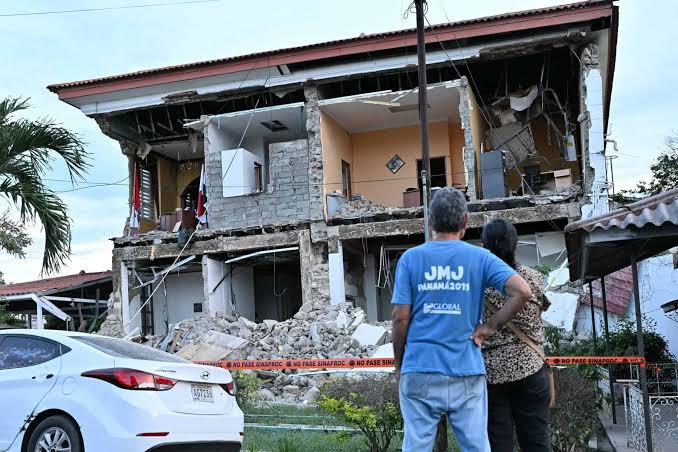 Động đất 7,6 độ không cướp đi sinh mạng ai, nhưng để lại một Panama ngổn ngang - Ảnh 1. Động đất 7,6 độ không cướp đi sinh mạng ai, nhưng để lại một Panama ngổn ngang - Ảnh 1.