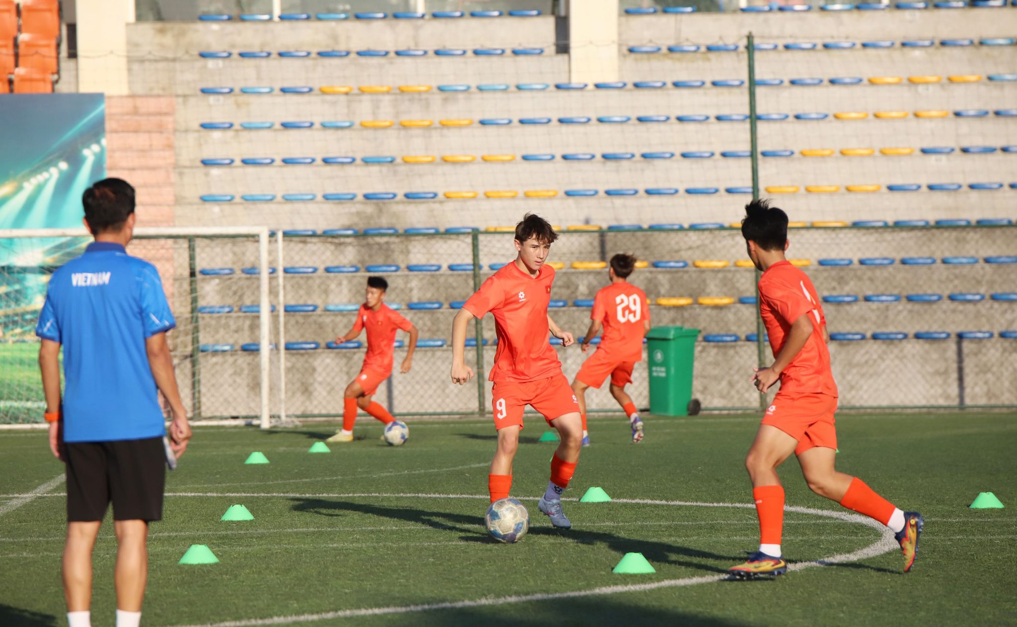 Tuyển Việt Nam chốt lịch thi đấu World Cup: 5 đối thủ vòng bảng, 1 ngày đá 2 trận - Ảnh 1.
