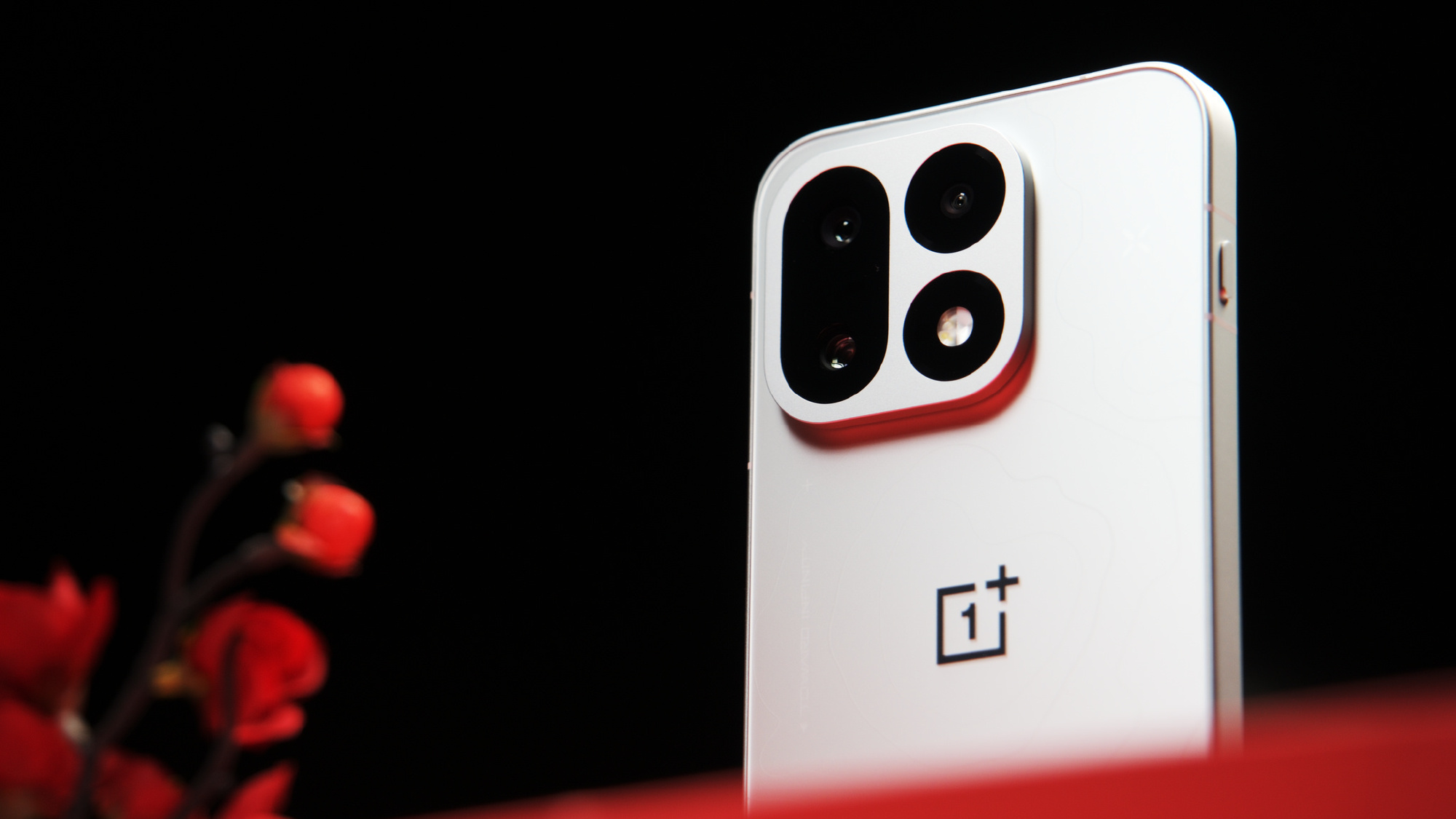 OnePlus 16 ra mắt với Snapdragon 8 Elite , pin 9000mAh và giá từ 20 triệu - Ảnh 2. OnePlus 16 ra mắt với Snapdragon 8 Elite , pin 9000mAh và giá từ 20 triệu - Ảnh 2.