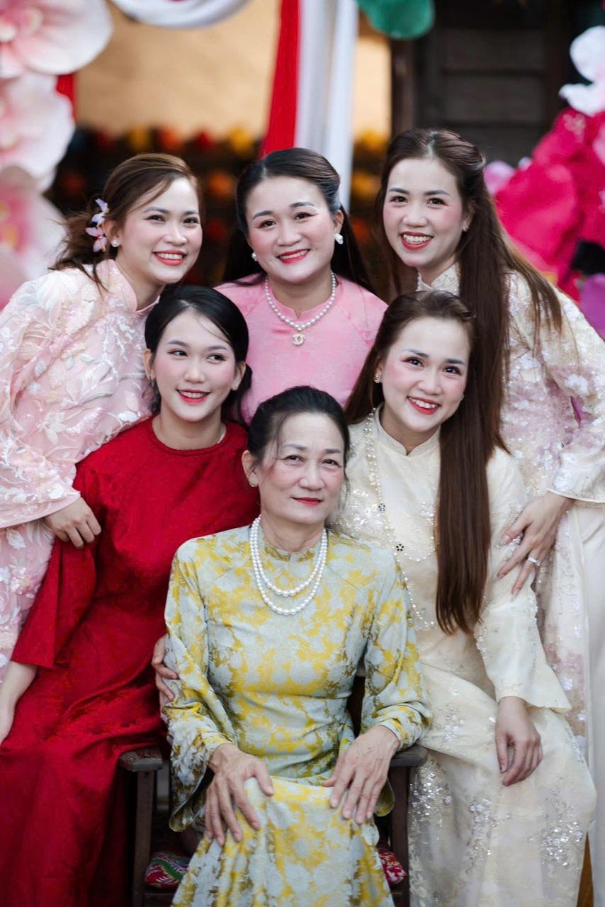 Gallery - 5 con gái góp tiền tỷ xây nhà báo hiếu bố mẹ, các con rể góp công lớn - image 6