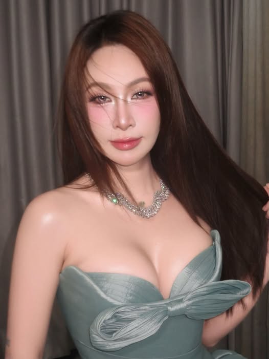 Uyên Linh phản hồi tranh cãi sau màn cover I Have Nothing tại Musique de Salon 22 - Ảnh 2. Uyên Linh phản hồi tranh cãi sau màn cover I Have Nothing tại Musique de Salon 22 - Ảnh 2.