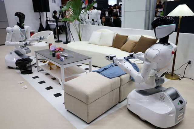 Nghề huấn luyện robot tại Trung Quốc: Lợi nhuận và nỗi lo bị cướp chén cơm - Ảnh 3.