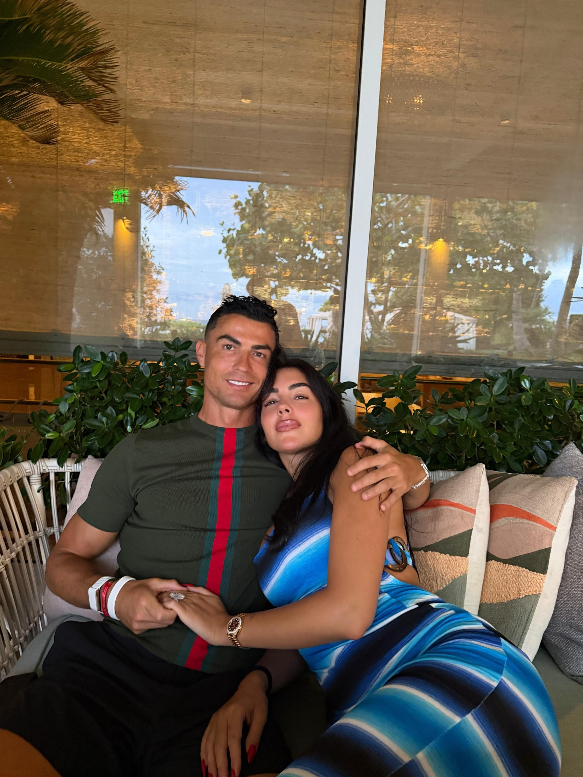 Georgina Rodríguez: Hành trình đổi đời sau 30 phút tăng ca năm 2026 - Ảnh 3. Georgina Rodríguez: Hành trình đổi đời sau 30 phút tăng ca năm 2026 - Ảnh 3.