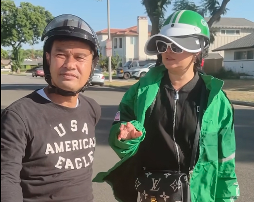 Nam nghệ sĩ U60 sang Mỹ được 