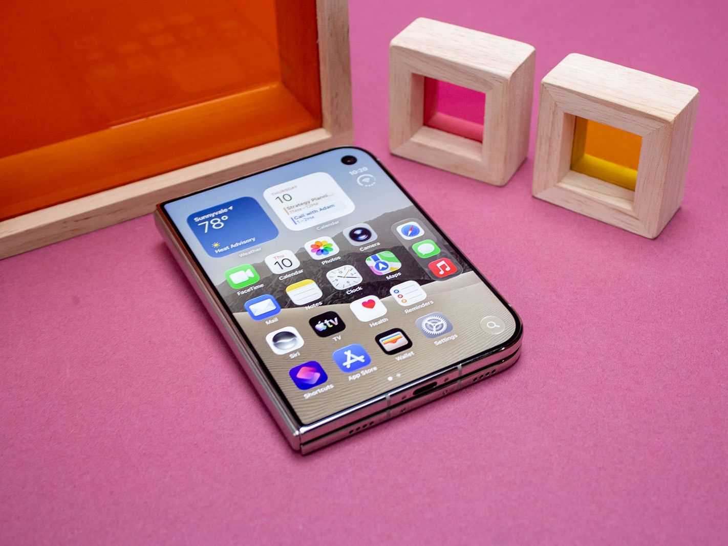 IPhone Duo ra mắt 2026 Với tính năng chụp ảnh độc đáo và thiết kế gập ấn tượng - Ảnh 4. IPhone Duo ra mắt 2026 Với tính năng chụp ảnh độc đáo và thiết kế gập ấn tượng - Ảnh 4.