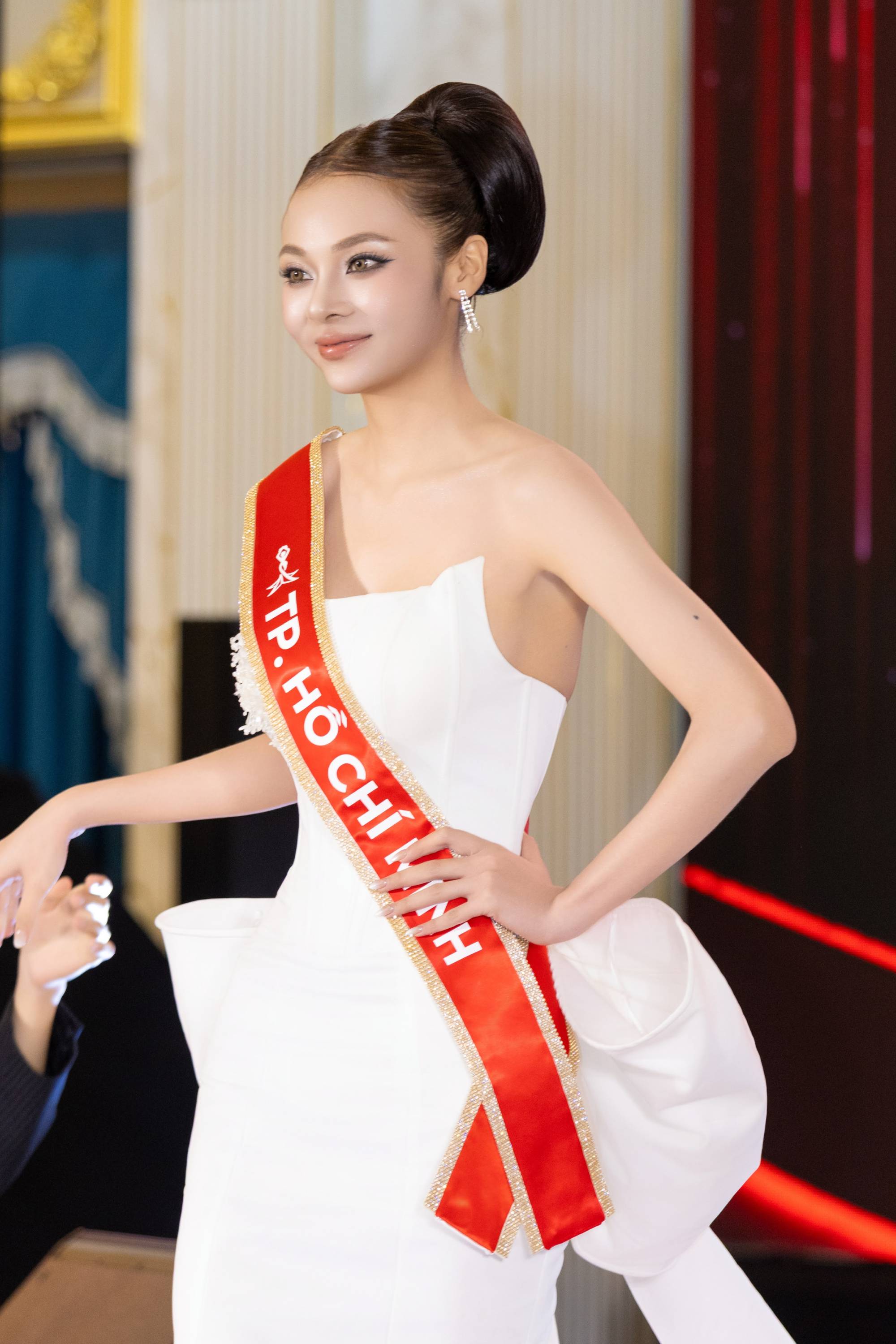 Top 23 Miss Charm Vietnam nhận sash, lộ diện trước truyền thông - Ảnh 4.