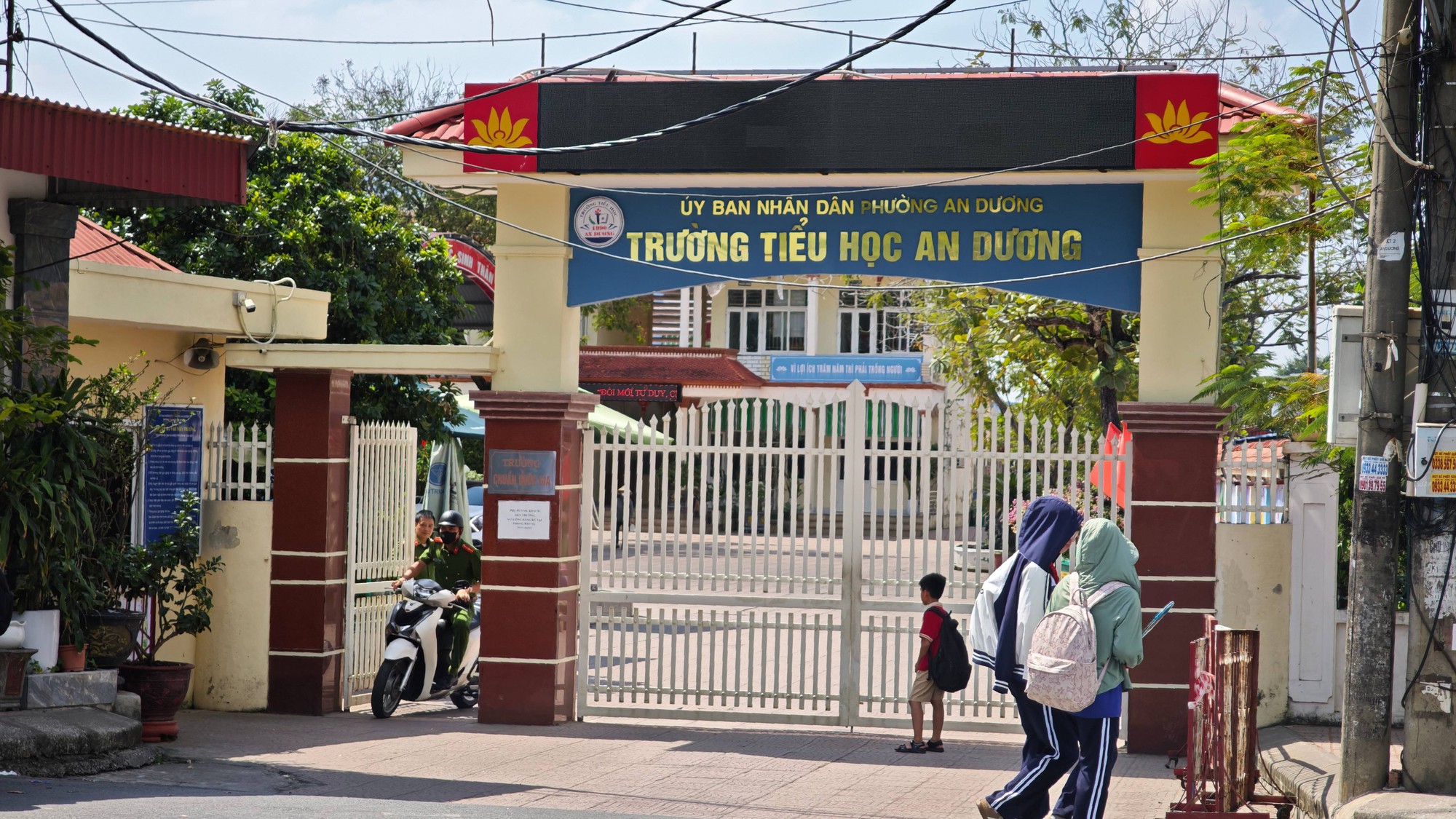 Lời kể đau lòng về bé trai lớp 1 tử vong sau giờ tan học ở Hải Phòng - Ảnh 3. Lời kể đau lòng về bé trai lớp 1 tử vong sau giờ tan học ở Hải Phòng - Ảnh 3.