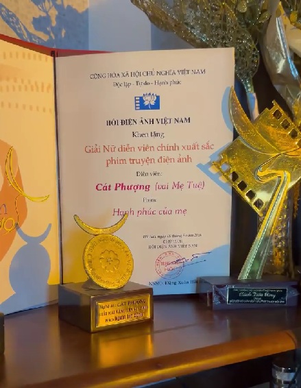 C&aacute;t Phượng chia sẻ về danh hiệu Nghệ sĩ Ưu t&uacute; v&agrave; h&agrave;nh tr&igrave;nh nghệ thuật của m&igrave;nh - Ảnh 1.