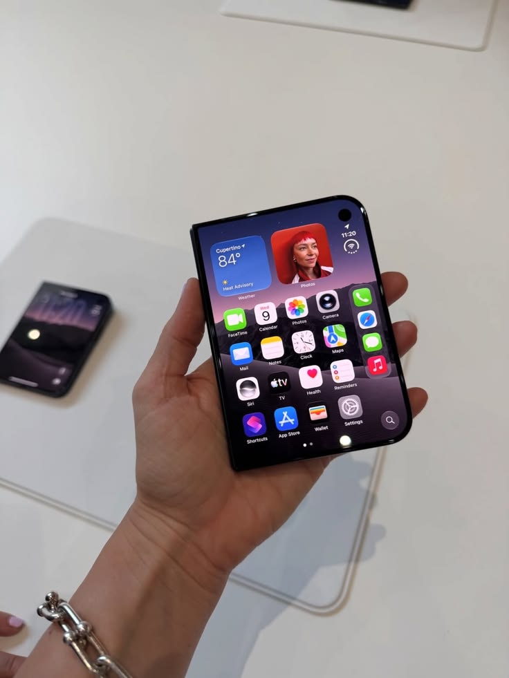 IPhone Duo giá bao nhiêu và tương đương bao nhiêu chỉ vàng SJC năm 2026? - Ảnh 2. IPhone Duo giá bao nhiêu và tương đương bao nhiêu chỉ vàng SJC năm 2026? - Ảnh 2.