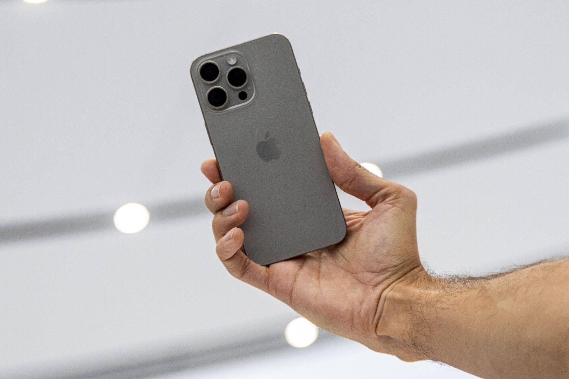 5 Mẫu iPhone cũ th&aacute;ng 10 / 2026 đ&aacute;ng mua với gi&aacute; tốt nhất - Ảnh 3.