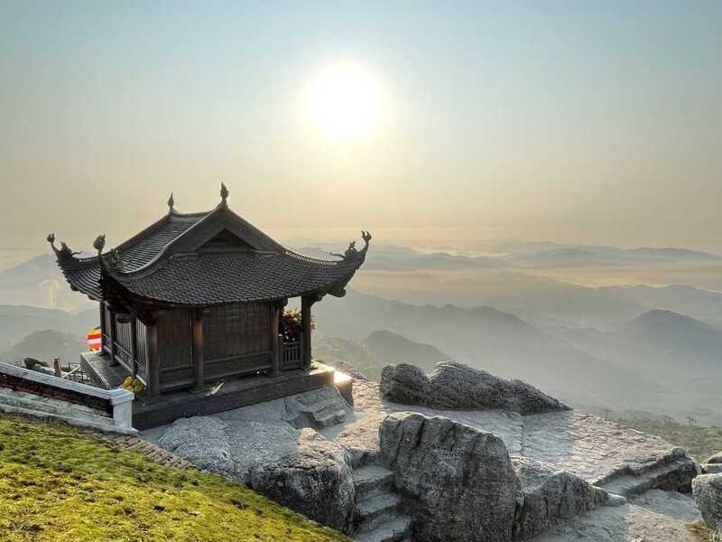 Việt Nam có ngọn núi nơi một vị vua từ bỏ ngai vàng để lên tu, nay đã là Di sản Thế giới được UNESCO ghi danh - Ảnh 9.