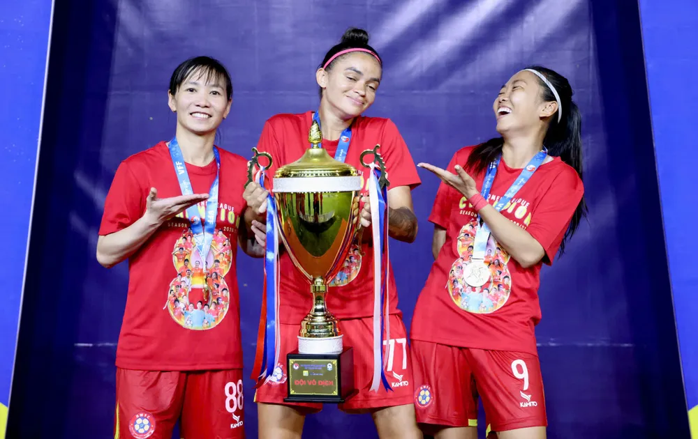 CLB nữ TPHCM I v&ocirc; địch quốc gia 2026: Kỳ t&iacute;ch dưới sự dẫn dắt của HLV Đo&agrave;n Thị Kim Chi - Ảnh 2.