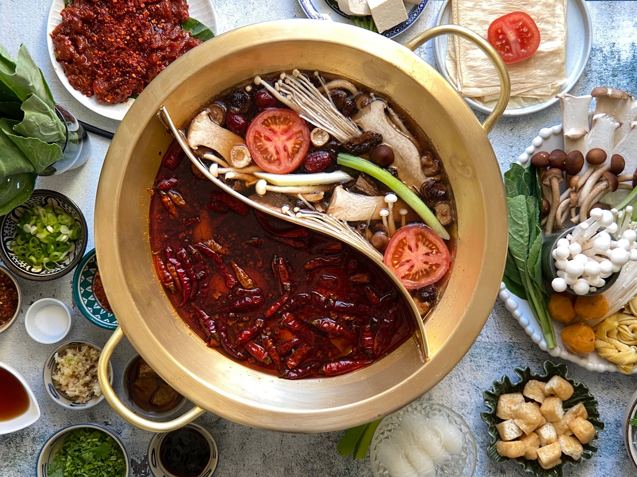 Vì sao khi uống rượu bia không nên ăn nấm? - Ảnh 1.
