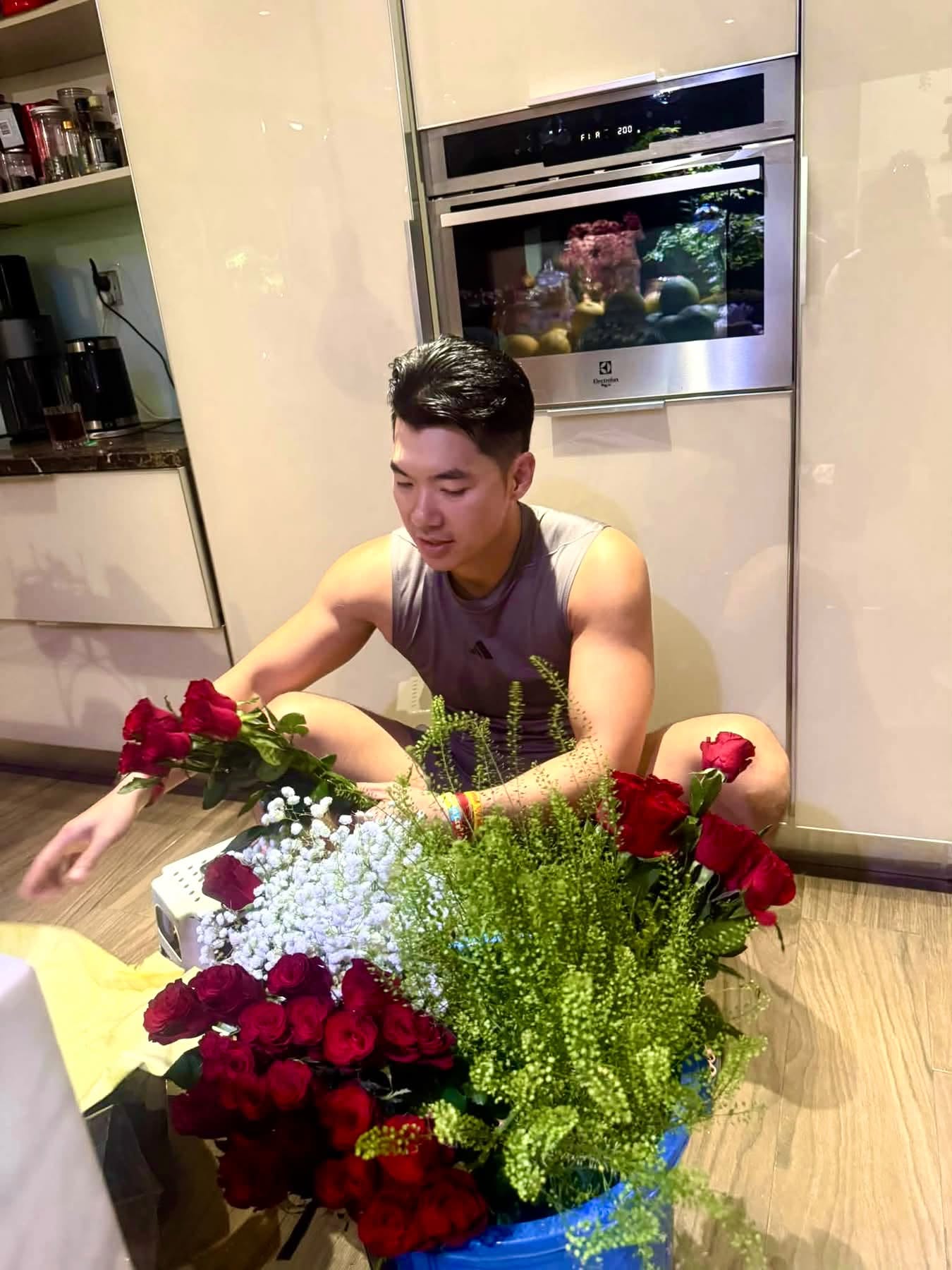 Nam nghệ sĩ SN 1991 quê TP.HCM bỏ showbiz ra Hà Nội lấy vợ hơn 15 tuổi: 