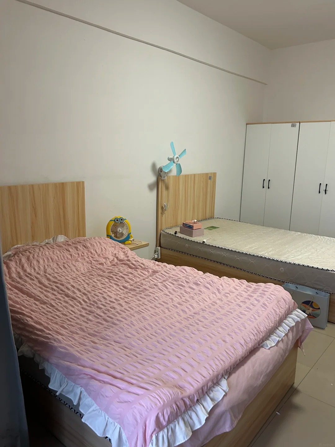 Phòng trọ 2 giường đơn công ty cấp cho nữ kế toán SN 2002 khiến cô không ngủ nổi - Ảnh 4. Phòng trọ 2 giường đơn công ty cấp cho nữ kế toán SN 2002 khiến cô không ngủ nổi - Ảnh 4.
