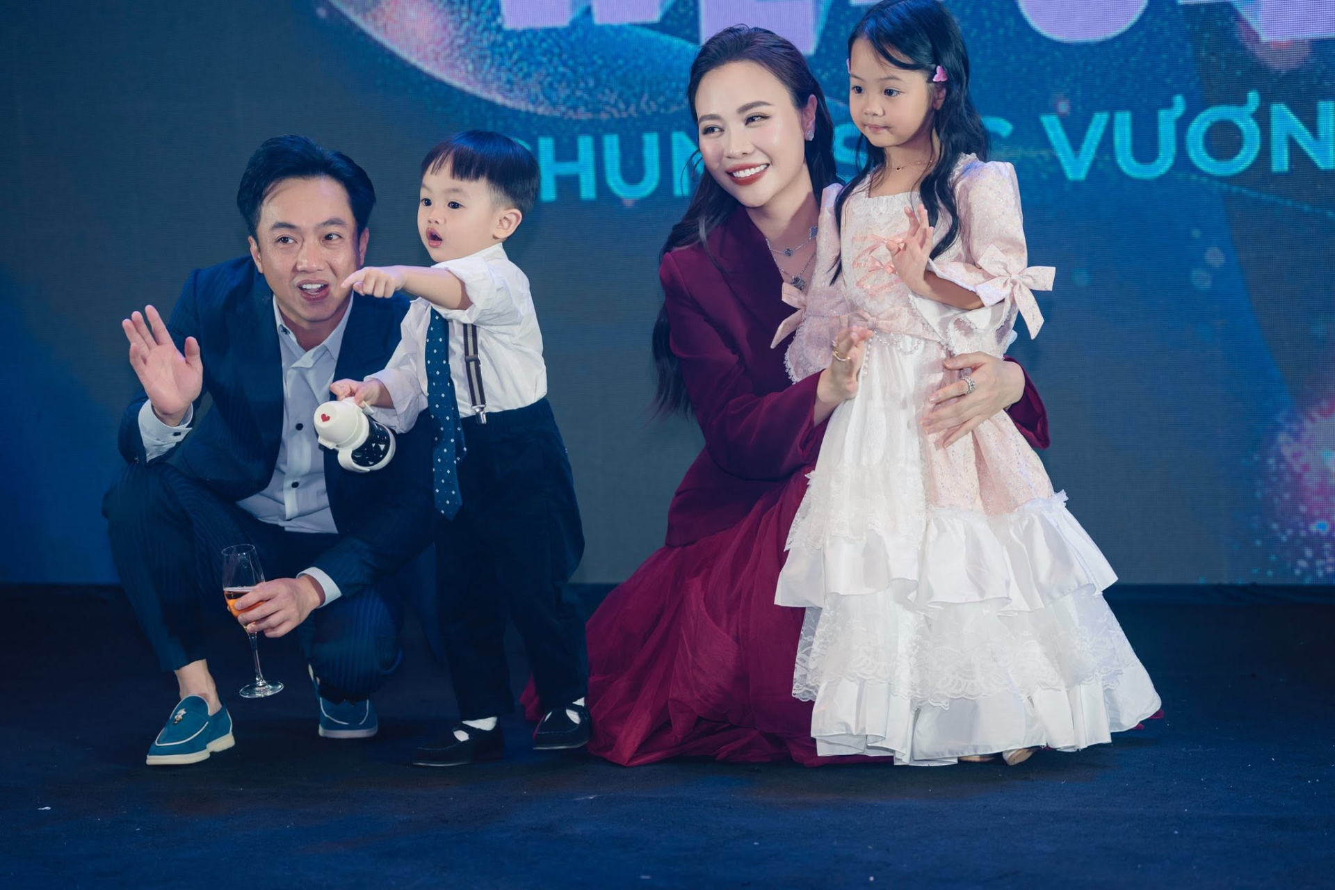 Đ&agrave;m Thu Trang đ&aacute;p trả b&igrave;nh luận về con trai v&agrave; khẳng định kh&ocirc;ng cho xem tivi nhiều - Ảnh 4.