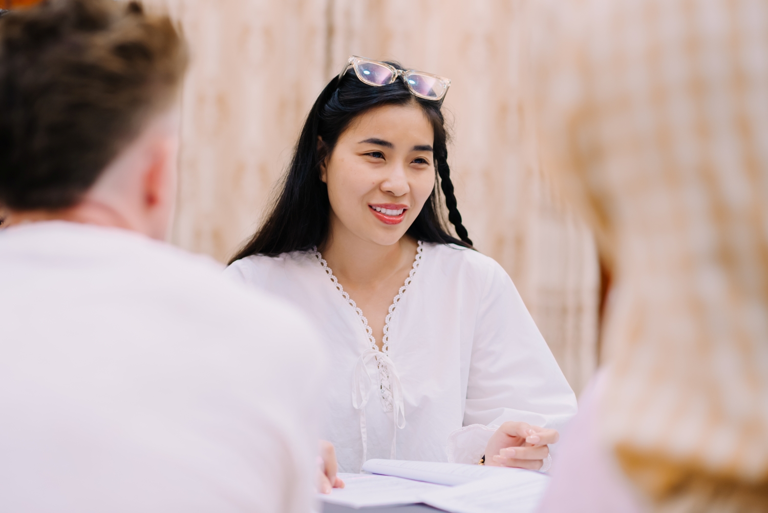 Diễn viên Phạm Yến tái xuất với vai Hoàng hậu Thi Thi, NSND Trịnh Kim Chi nói thẳng: "Chị tin em" - Ảnh 1. Diễn viên Phạm Yến tái xuất với vai Hoàng hậu Thi Thi, NSND Trịnh Kim Chi nói thẳng: "Chị tin em" - Ảnh 1.