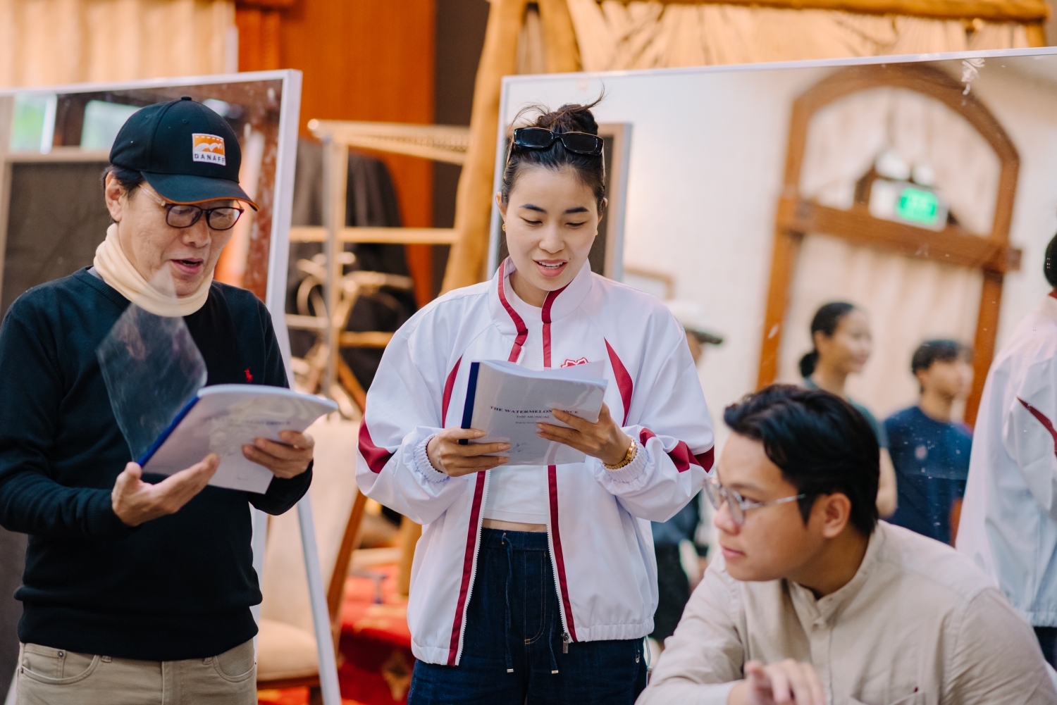 Diễn viên Phạm Yến tái xuất với vai Hoàng hậu Thi Thi, NSND Trịnh Kim Chi nói thẳng: "Chị tin em" - Ảnh 5. Diễn viên Phạm Yến tái xuất với vai Hoàng hậu Thi Thi, NSND Trịnh Kim Chi nói thẳng: "Chị tin em" - Ảnh 5.