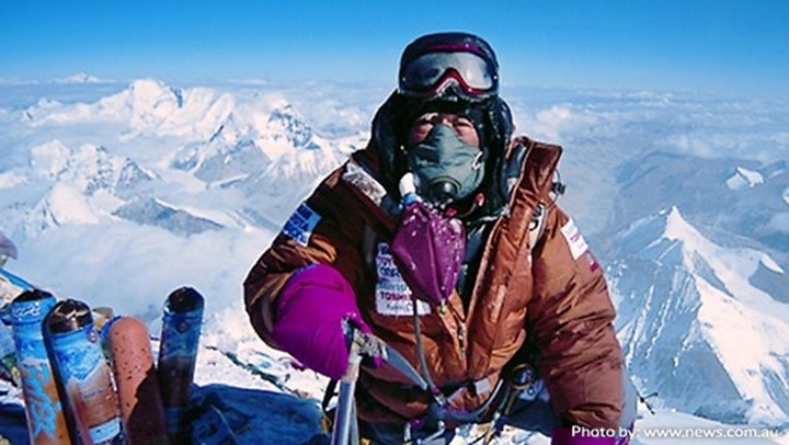 Người cao tuổi nhất chinh phục Everest: Kỷ lục đ&aacute;ng kinh ngạc của Yuichiro Miura - Ảnh 1.