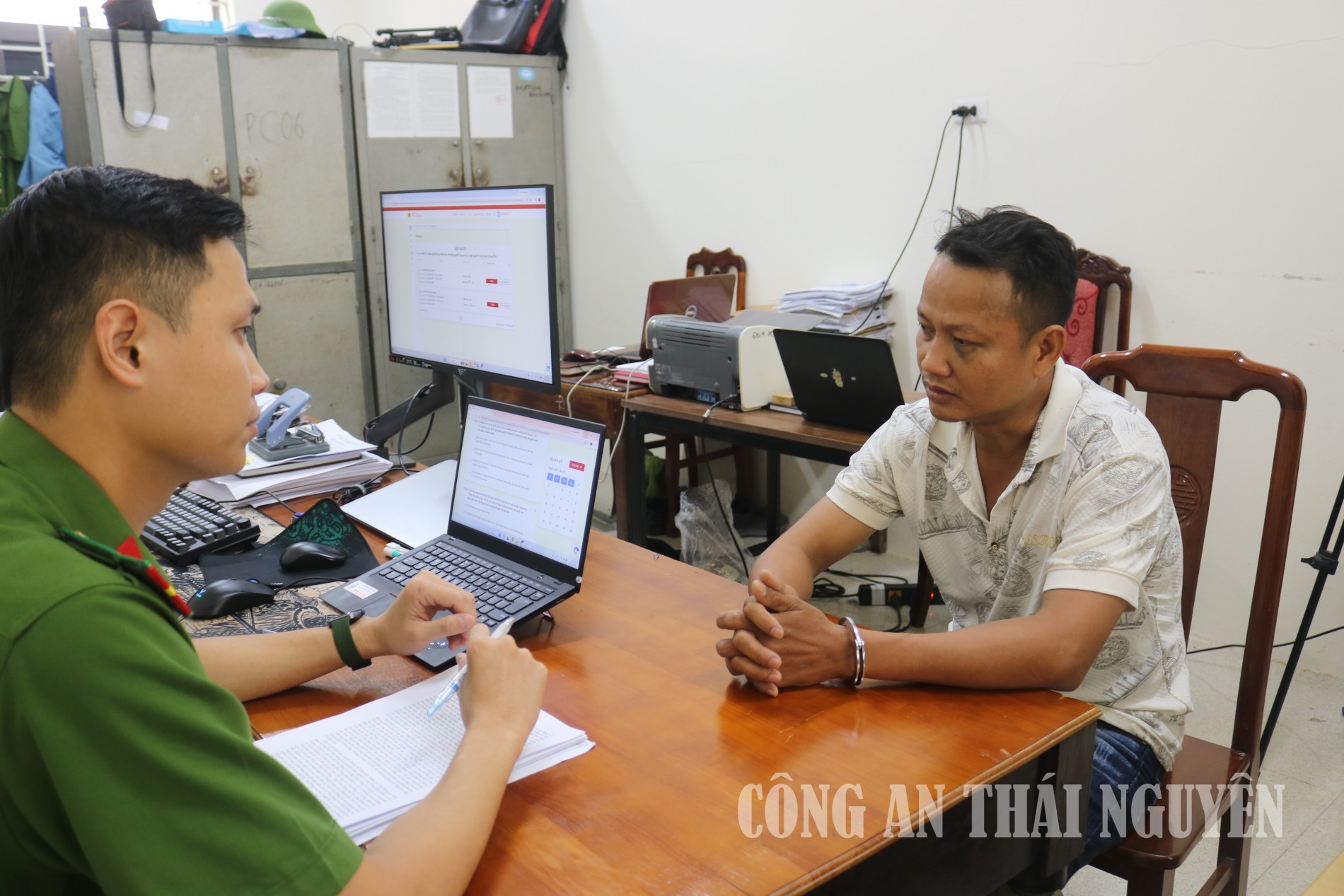 Điều tra vụ cướp tài sản 1 , 8 tỷ đồng tại Thái Nguyên năm 2026 - Ảnh 2. Điều tra vụ cướp tài sản 1 , 8 tỷ đồng tại Thái Nguyên năm 2026 - Ảnh 2.
