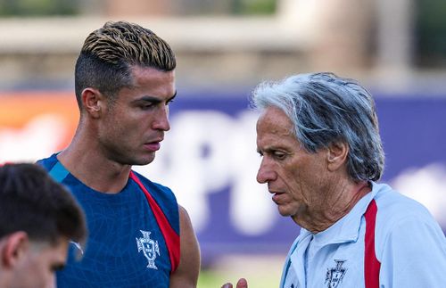 Ronaldo rời đội tuyển Bồ Đào Nha , mạng xã hội LĐBĐ Bồ Đào Nha mất hơn 1 triệu theo dõi - Ảnh 2. Ronaldo rời đội tuyển Bồ Đào Nha , mạng xã hội LĐBĐ Bồ Đào Nha mất hơn 1 triệu theo dõi - Ảnh 2.