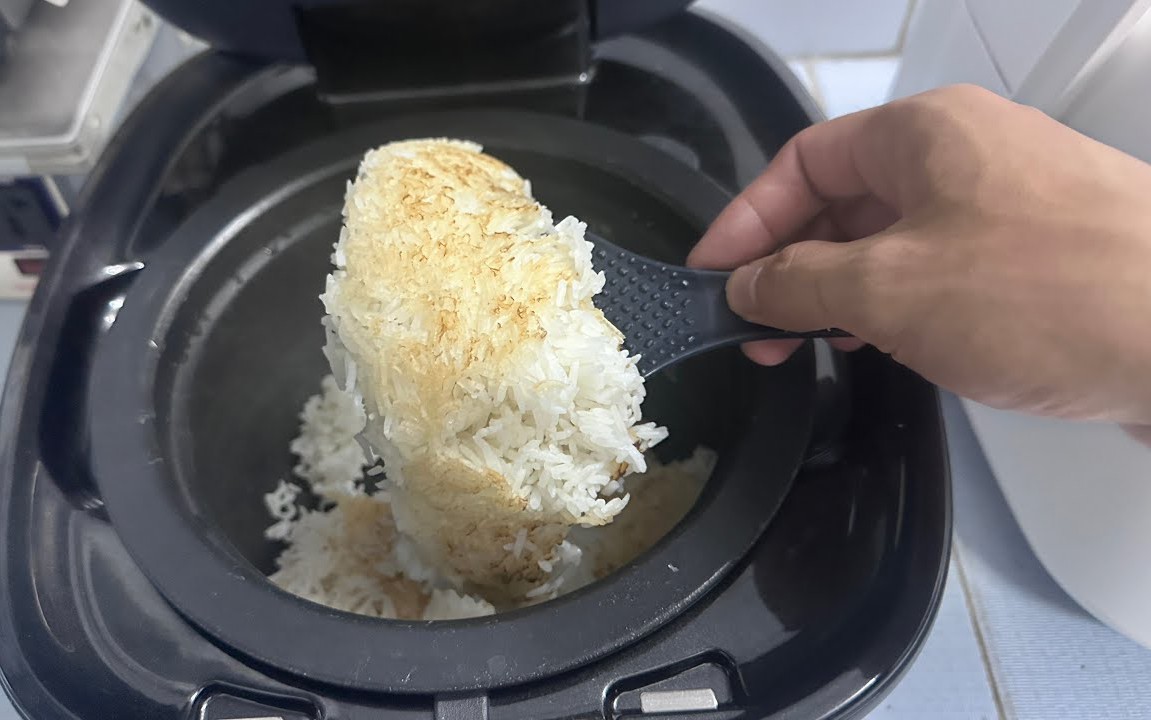 Đừng "giao phó" nồi cơm ngon cho một nút bấm