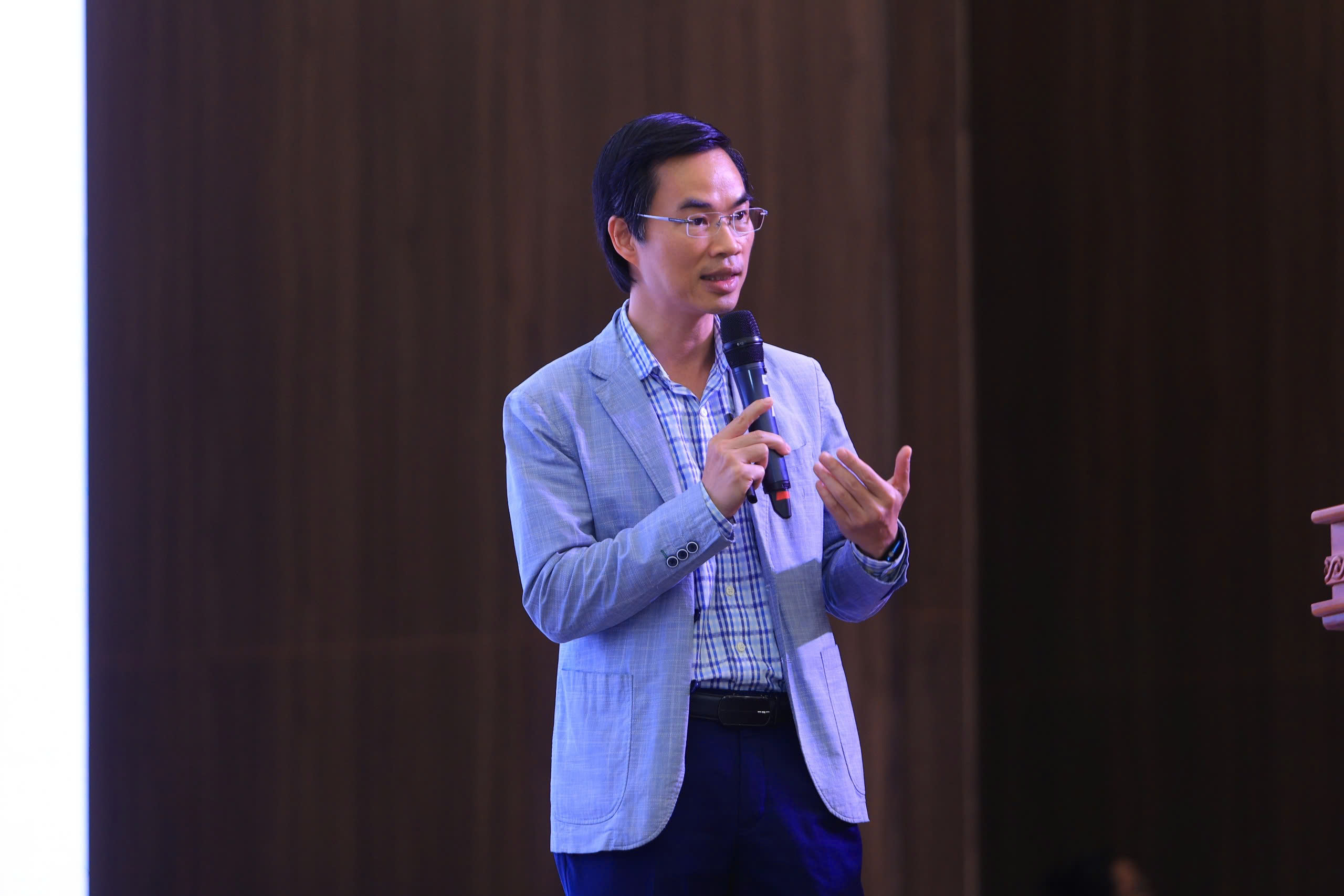 Trung Quốc mang robot tới Hà Nội, cùng Việt Nam khai thác