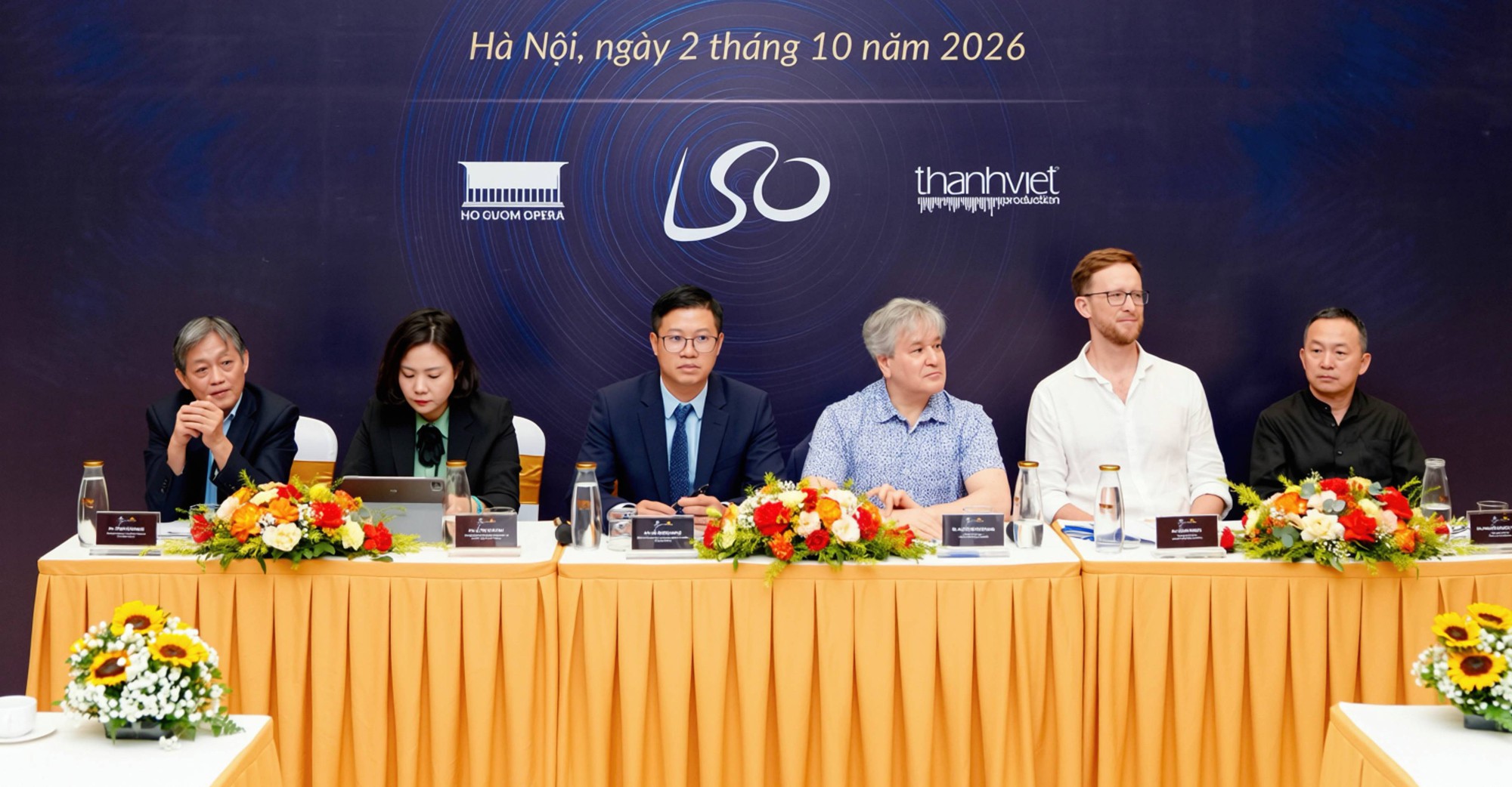 Nhạc sĩ Quốc Trung: "Mọi người 'ồ &agrave;', săn đ&oacute;n khi biết t&ocirc;i 5 lần tổ chức cho D&agrave;n nhạc Giao hưởng London" - Ảnh 1.