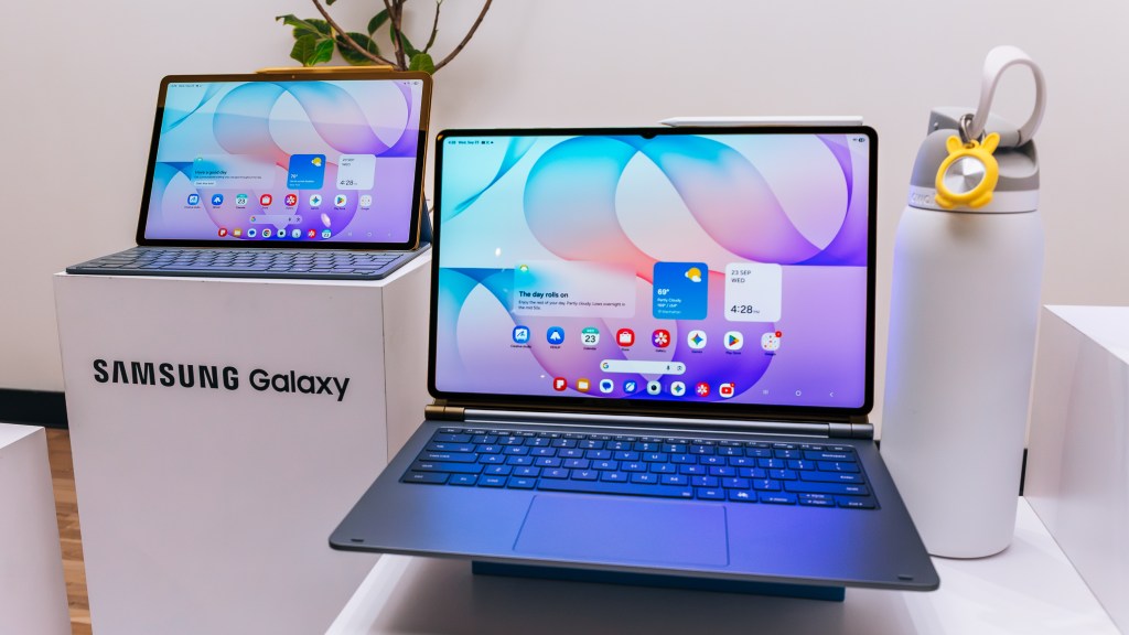 Samsung ra mắt Galaxy Tab S12 Ultra và Tab S 12 + với hiệu năng mạnh mẽ - Ảnh 1. Samsung ra mắt Galaxy Tab S12 Ultra và Tab S 12 + với hiệu năng mạnh mẽ - Ảnh 1.
