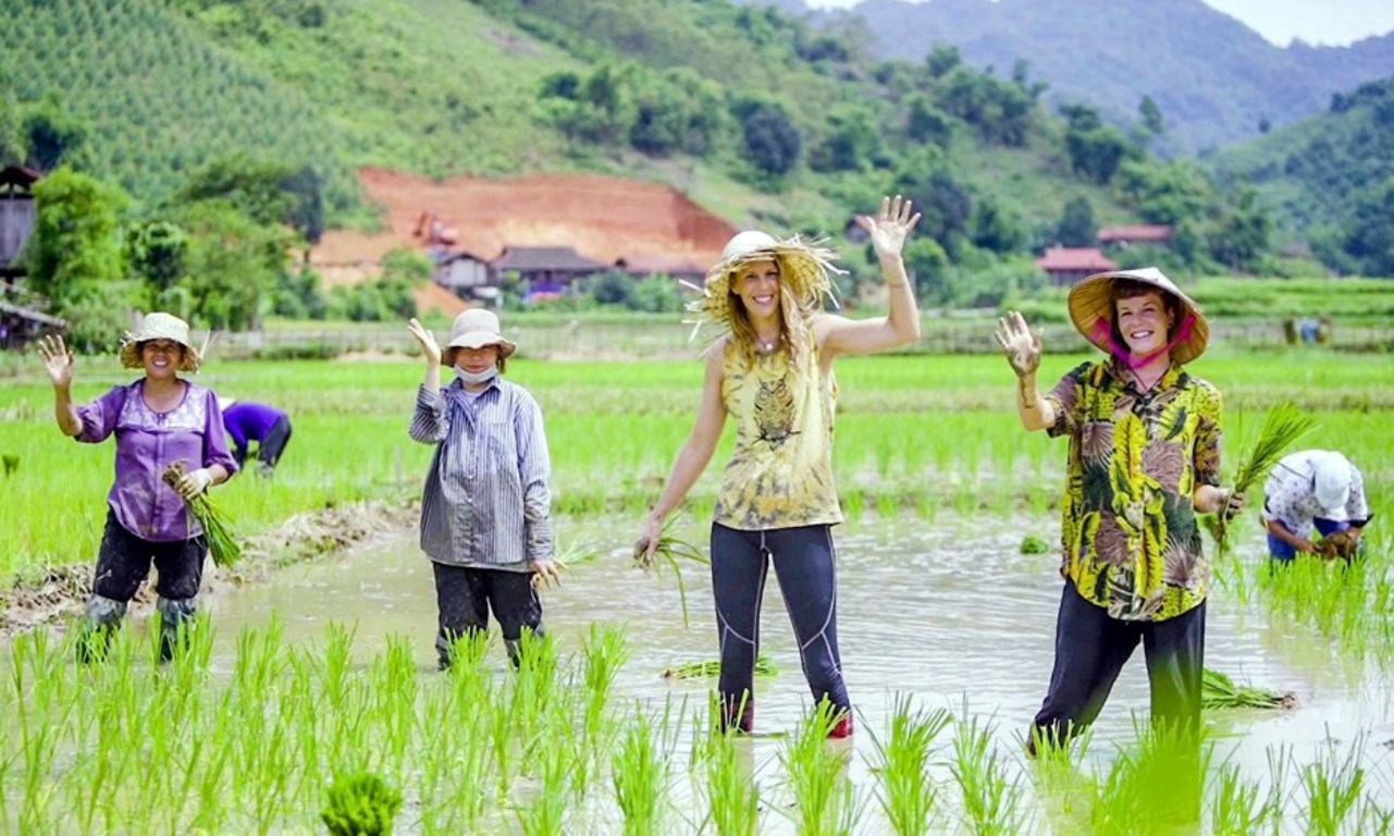 Phát hiện ngôi làng có hơn 400 căn nhà cùng quay một hướng: Cách Hà Nội 180 km và được thế giới vinh danh - Ảnh 10.