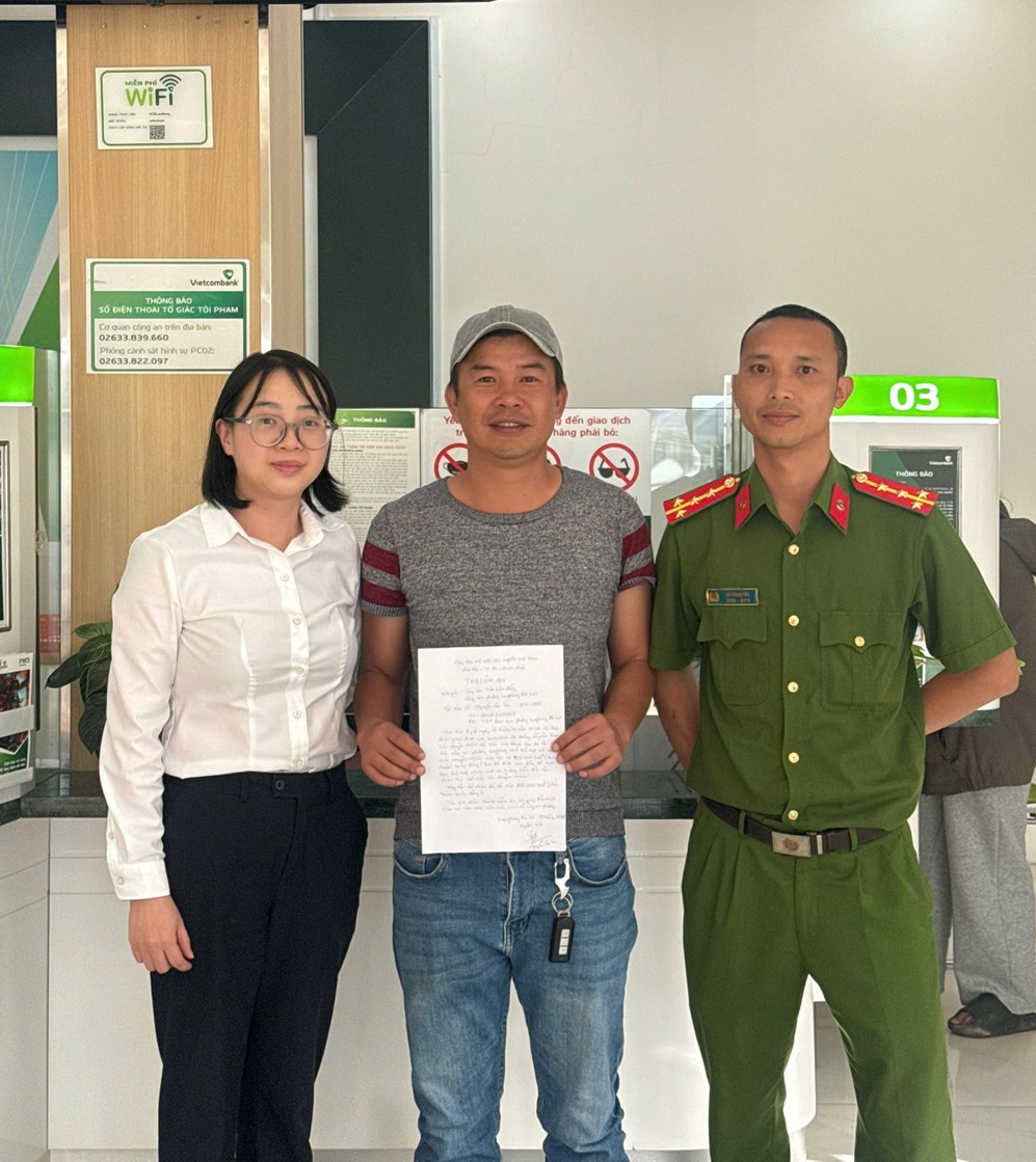 Nguyễn Lộc Tài SN 1985 chuyển khoản 900.000.000 đồng vào tài khoản của Nguyễn Công Mạnh cùng ở Lâm Đồng: Công an rà soát giao dịch - Ảnh 1.