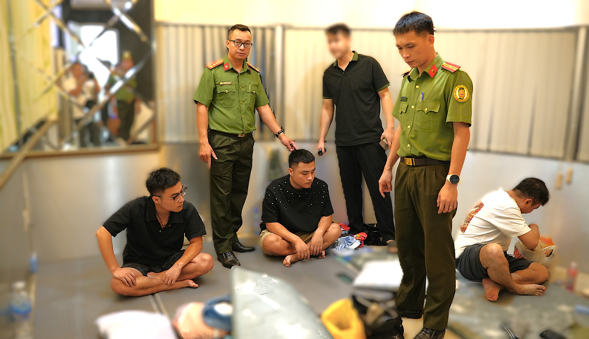 Gallery - Công an Đồng Nai khởi tố Nguyễn Thị thùy Linh về tội tổ chức cư trú trái phép năm 2026 - image 2