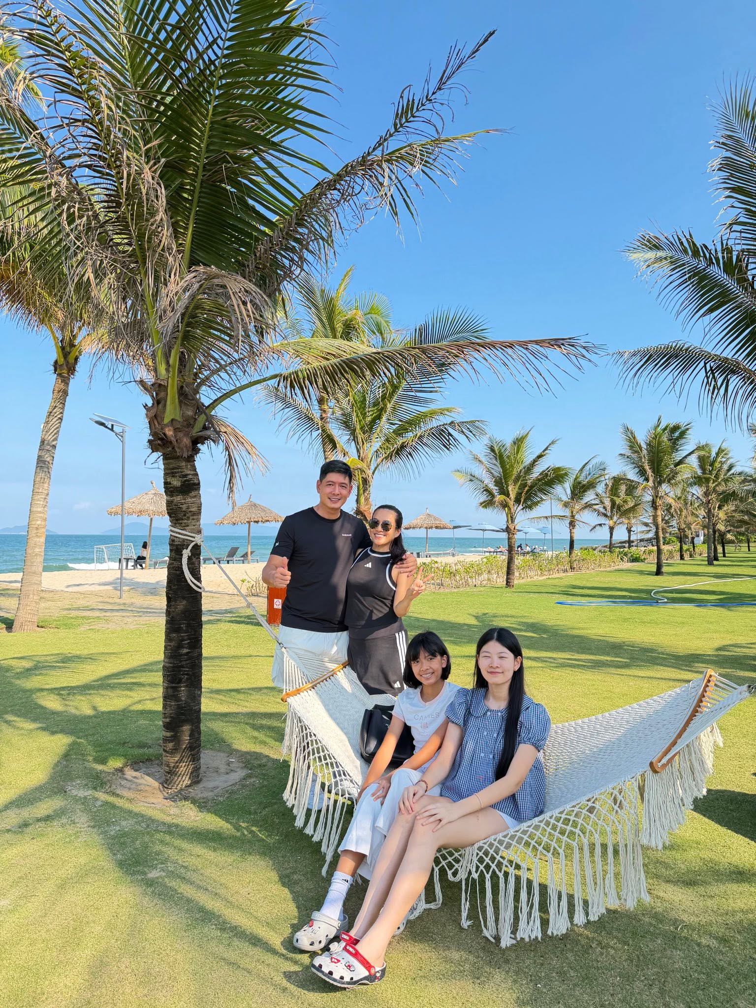 Gallery - Bình Minh: Từ cậu bé bán sữa đậu nành từ 3 giờ sáng trở thành nam siêu mẫu đình đám một thời, nay sống bên vợ đại gia hơn 4 tuổi trong biệt thự sang trọng tại TP.HCM - image 13