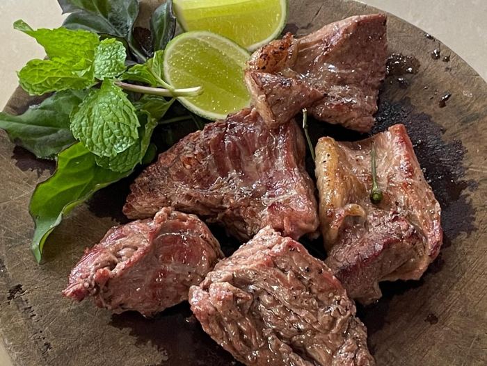 Hòn đảo Phú Quý  với tô mì mực 30.000 đồng chỉ hoạt động 6 tháng mỗi năm - Ảnh 13.