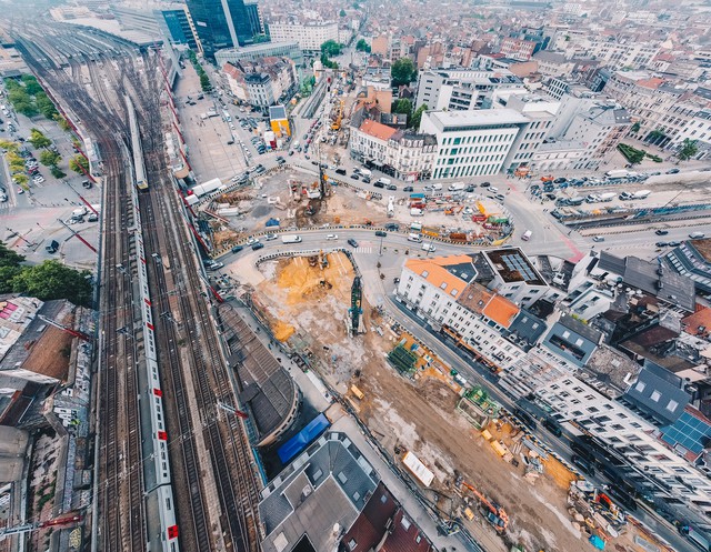 Hoãn xây dựng tuyến metro dài hơn 10 km trong 10 năm, tổng vốn đầu tư gần 140.000 tỷ đồng, chi phí đội lên 477% - Ảnh 2.