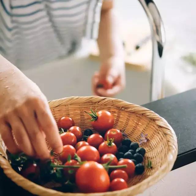 Càng bớt mua sắm theo cảm xúc, cuộc sống càng thoải mái - Ảnh 4. Càng bớt mua sắm theo cảm xúc, cuộc sống càng thoải mái - Ảnh 4.