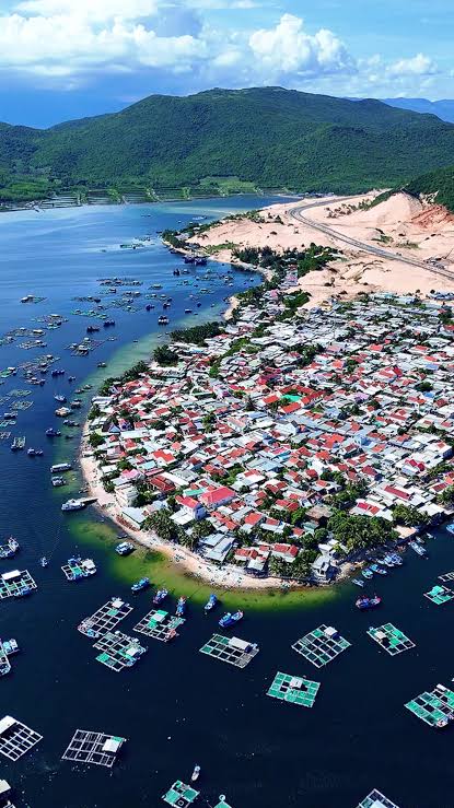 Đầm Môn - nơi đón ánh nắng đầu tiên của Việt Nam với bãi biển trong xanh tuyệt đẹp - Ảnh 7.