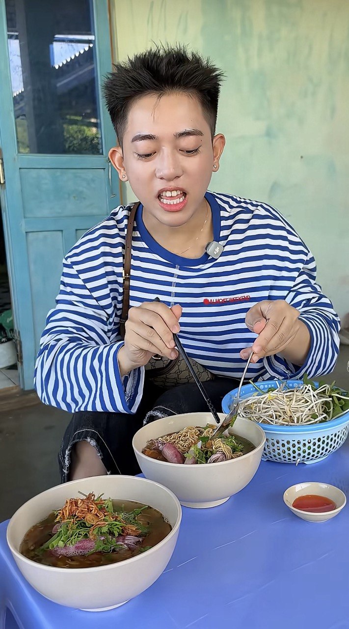 Hòn đảo Phú Quý  với tô mì mực 30.000 đồng chỉ hoạt động 6 tháng mỗi năm - Ảnh 8.