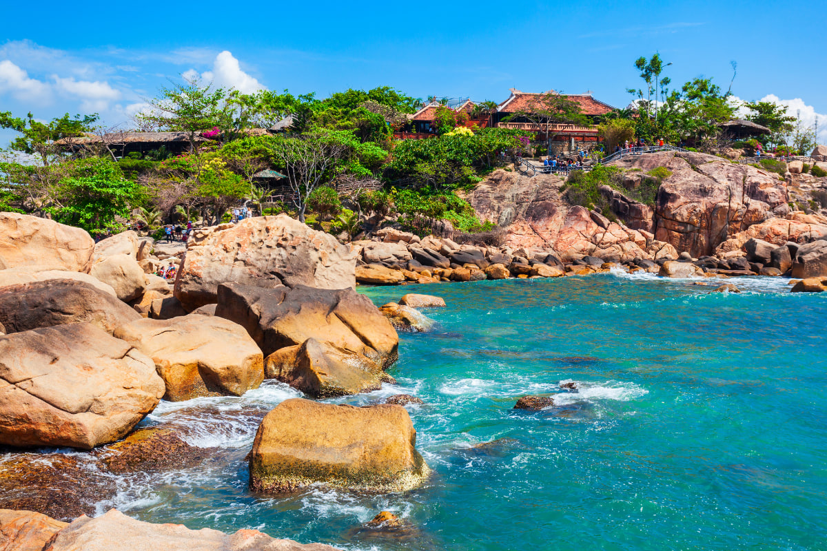 Đầm Môn - nơi đón ánh nắng đầu tiên của Việt Nam với bãi biển trong xanh tuyệt đẹp - Ảnh 12.